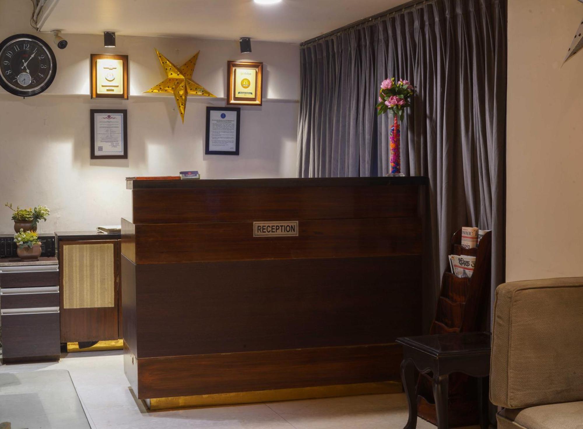 Woodapple Residency New Delhi Buitenkant foto