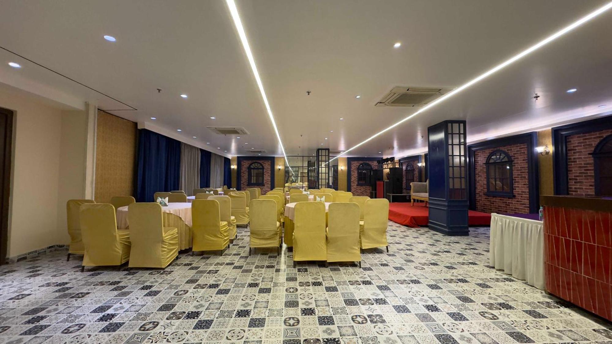 Woodapple Residency New Delhi Buitenkant foto